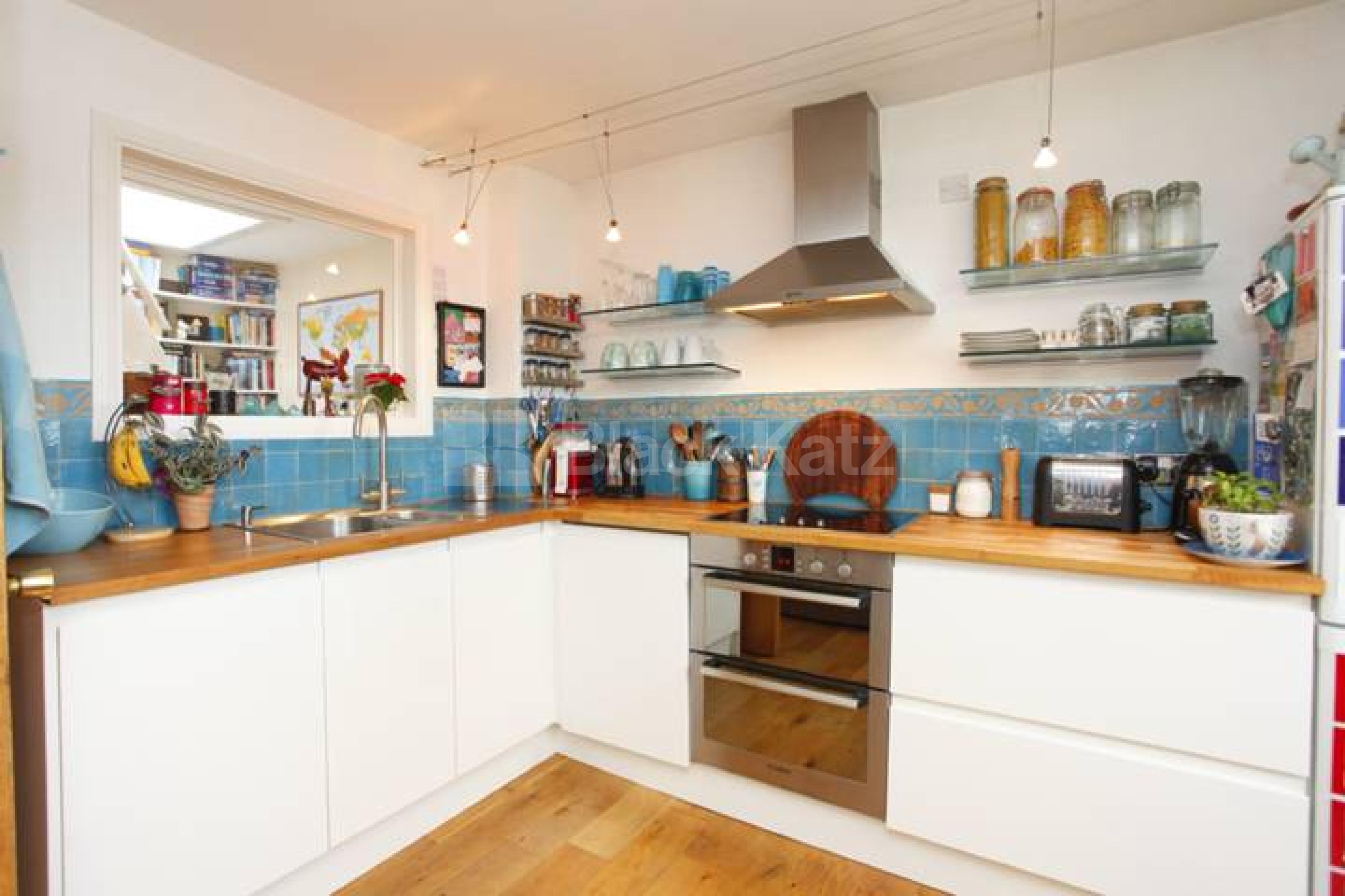 			NEW INSTRUCTION (Private Roof Terrace), 1 Bedroom, 1 bath, 1 reception Flat			 Goldney Road, MAIDA VALE W9